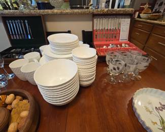 complete set of white dishes