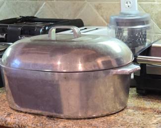 Wagner Ware Sidney 0 - Magnalite 4267 P 13 Qt Roaster with Trivet