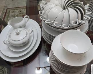 Noritake Lynbrook China (pattern 3542)