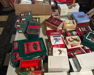 Christmas around the world vintage ornaments, Hallmark keepsakes vintage fancy feast, keepsakes Christmas ornaments, international Santa Claus collection