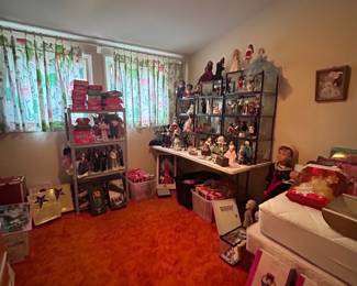 Cabbage, patch kids, new inbox, Stif rub a dub dub in box Stif tea set in box, gone with the wind collection, dolls, Hollywood, legends, Barbie dolls, dolls, Barbies, of the world, Barbie Holiday decorations