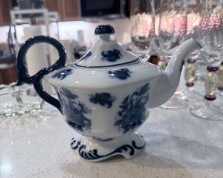 flow blue teapot