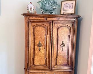 Stanley wardrobe chest