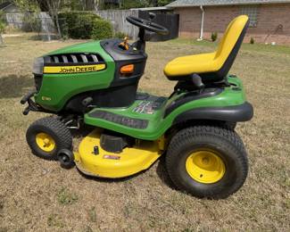 ***Available For Presale*** John Deere mower, runs great and only 98 hours $1,500.00
