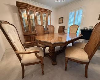 Dining Room Table with 6 Chairs - 2 Leaves Included