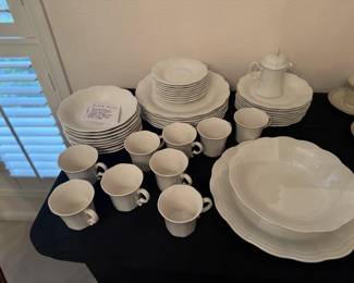 Mikasa Allura Dinnerware