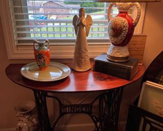 SINGER TABLE