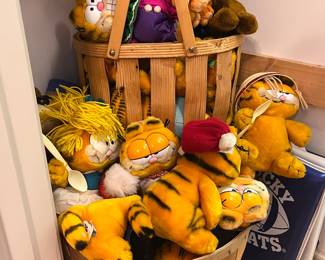 VINTAGE GARFIELD PLUSH