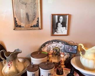 SINGER TABLE AND PITCHER/BOWL SETS