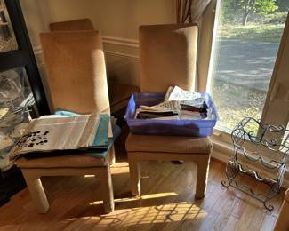 Place mats and glass table with 6 chairs
