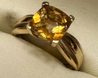 10k Gold Faceted Citrine Ring