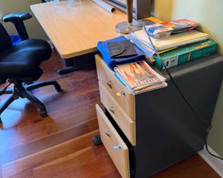 $75 - Maple Laminate Mobile Pedestal File Cabinet, Contemporary Style with Keys