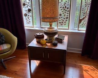 American Mid-Century Modern Walnut Cabinet End Table & Ceramic Lamp