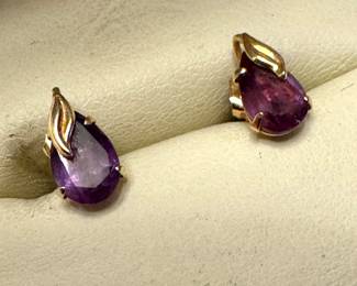 10k Gold Amethyst Stud Earrings 