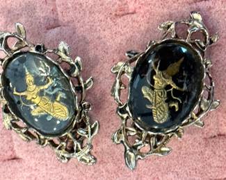 $28, Vintage Damascene Siam Dancer Earrings Black Gold Tone Thai Dancer Screw Back Clip Earrings Mid Century Jewelry