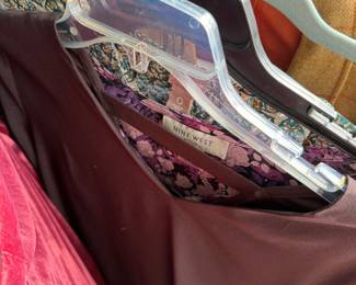 $10 - Nine West Floral Print Blouse and Burgundy V-Neck Top Lot