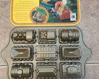 $15.00 - Williams Sonoma Nordic Ware Railway Cake Pan Train 9 Cars 3D Mold USA 5 Cup 1.2L