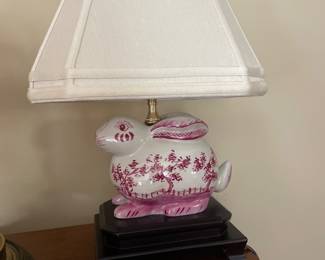 $75.00 - Vintage Pink & White Porcelain Bunny Rabbit Table Lamp Floral 2-Way Accent - 18"T