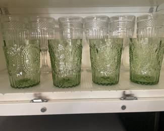 $18.00 -Anthropologie Fleur-De-Lys Green Glass Tumblers 4" - Set of 4