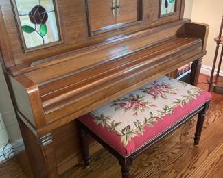 $425.0 -Antique Universal Upright Player Piano with Bench and Lot of 23 Piano Rolls