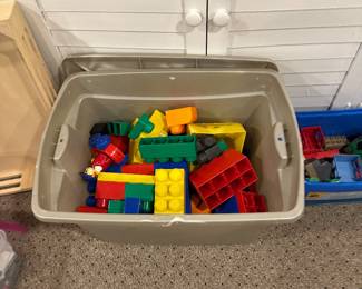 $18.00 - Mega Bloks Building Blocks Container 