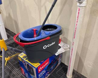 $28.00 - O-Cedar RinseClean Spin Mop & Bucket System