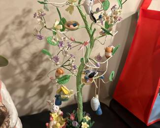 $20.00 - Vintage Festive Easter Tree