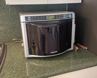 $150.00 - Samsung Space Saver Microwave MD800WC For Countertop