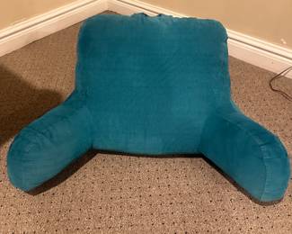 $18.00 - Teal Reading Pillow Lounger