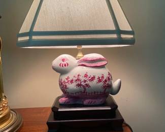 $75.00 - Vintage Pink & White Porcelain Bunny Rabbit Table Lamp Floral 2-Way Accent - 18"T
