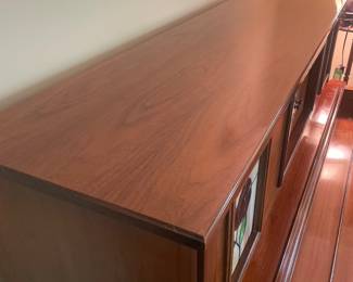 $425.0 -Antique Universal Upright Player Piano with Bench and Lot of 23 Piano Rolls