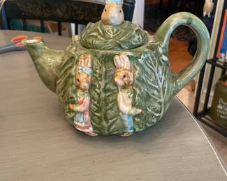 $25.00 - Vintage Cabbage Bunny Ceramic Teapot Beatrix Potter