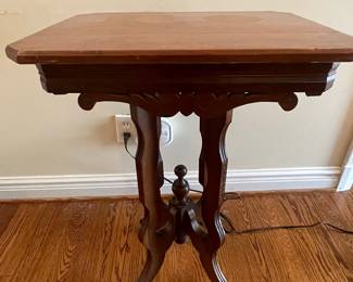 Antique Eastlake Victorian Style Lamp Table/Parlor Table -20.5” x 16” x 28.5”T