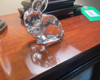 $46.00 - Waterford Crystal Bunny Rabbit Ears Up Cleaning Paws Paperweight Figurine
