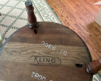 $63.00 - Vintage Kling Colonial Wooden Plant Stand
