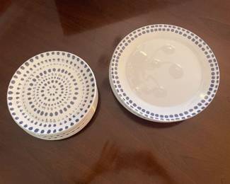 $42.00 - Room Essentials Blue Dot 8 Dinner Plate (10"') & 8 Salad Plates (8.5")