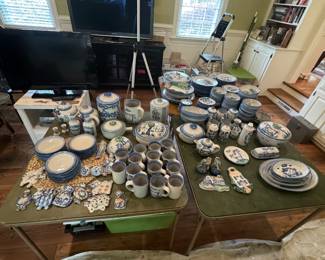 Hadley pottery… Extensive collection