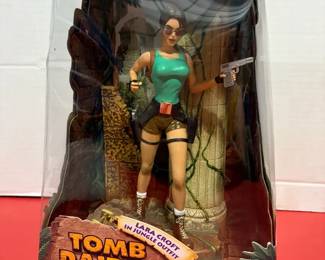 Tomb Raider collectable figureToy