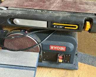 Lot 4: Ryobi Sander