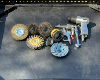 Lot 124: Port A Mate, Grinders Pneumatic Tools