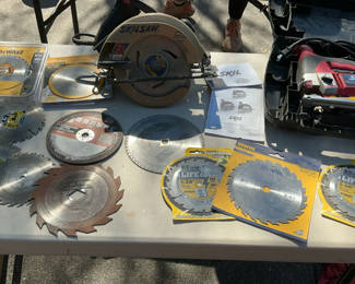 Lot 35: Skilsaw Circular Saw, SKIL Jigsaw, and Assorted Saw Blades