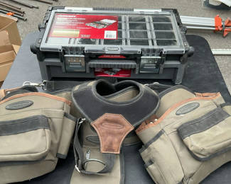 Lot 12: Husky Toolbox, Tool belt