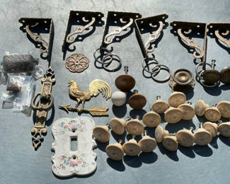 Lot 122: Vintage Hardware