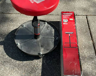 Lot 19: Rolling Stool, Husky Roller Stand