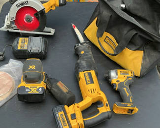 Lot 15: Dewalt Tools