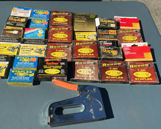 Lot 43: Staple gun and Lots Of Staples