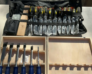 Lot 41: IRWIN Marples Wood Carving Chisels with Wooden Case and Tool Roll