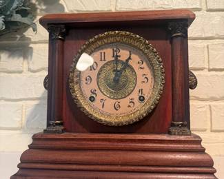 Mantle Clock