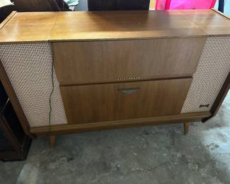 Telefunken stereo with turntable