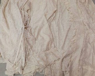 Lot 55: Antique lace curtain lot 6 panels 